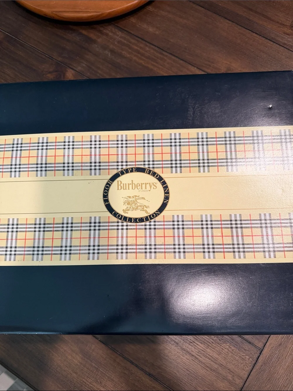 Burberrys NIB Camel & Tan Check Wool Throw with Knight Logo Signature Embroidery